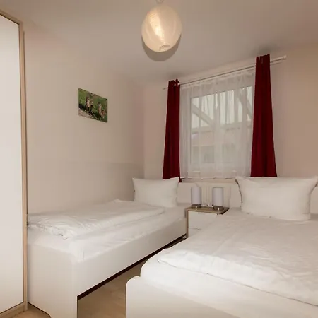 Liane Zemlin Apartment *